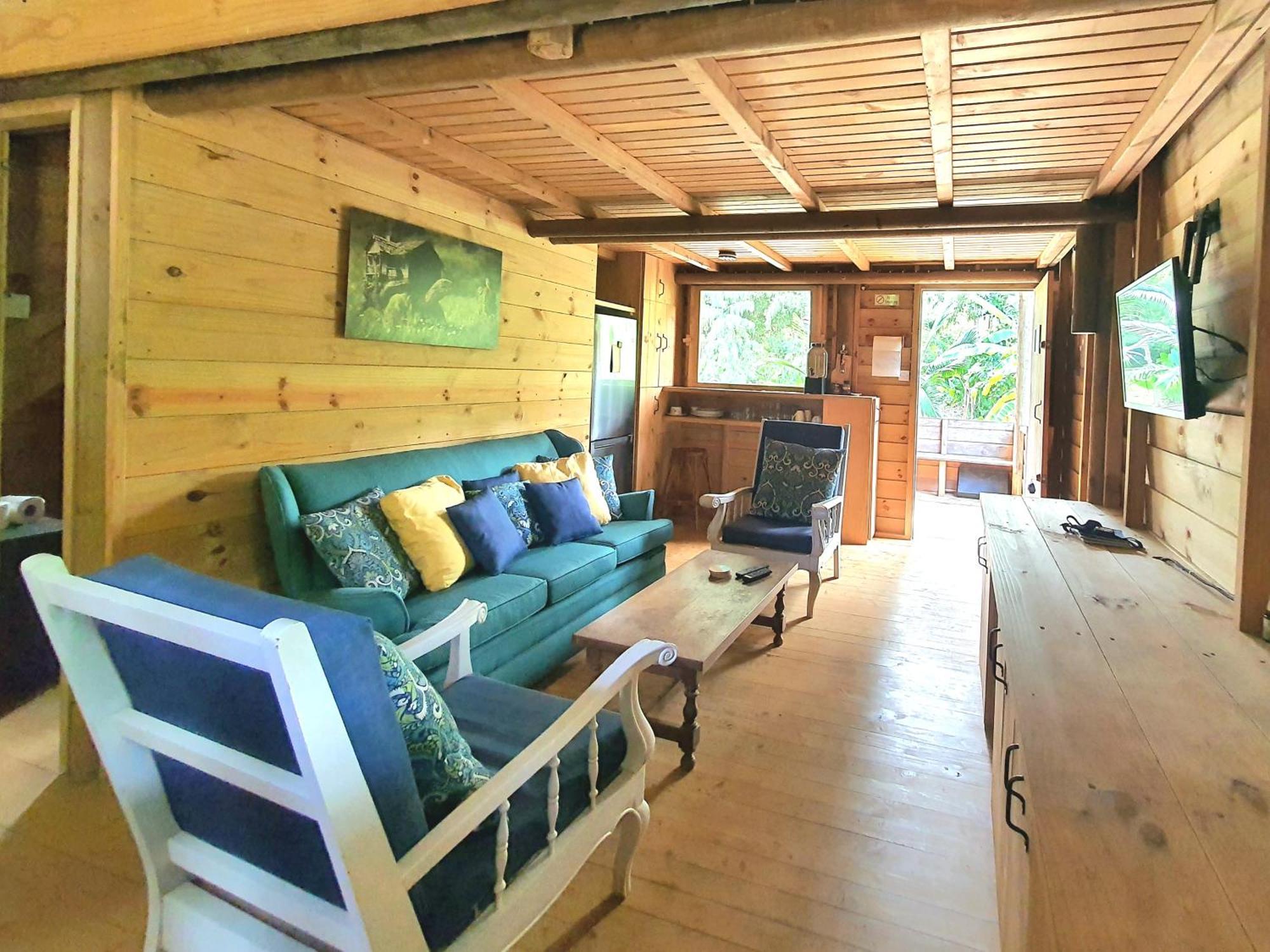 Le Chalet, La Petite Ferme Vieux Grand Port Luaran gambar